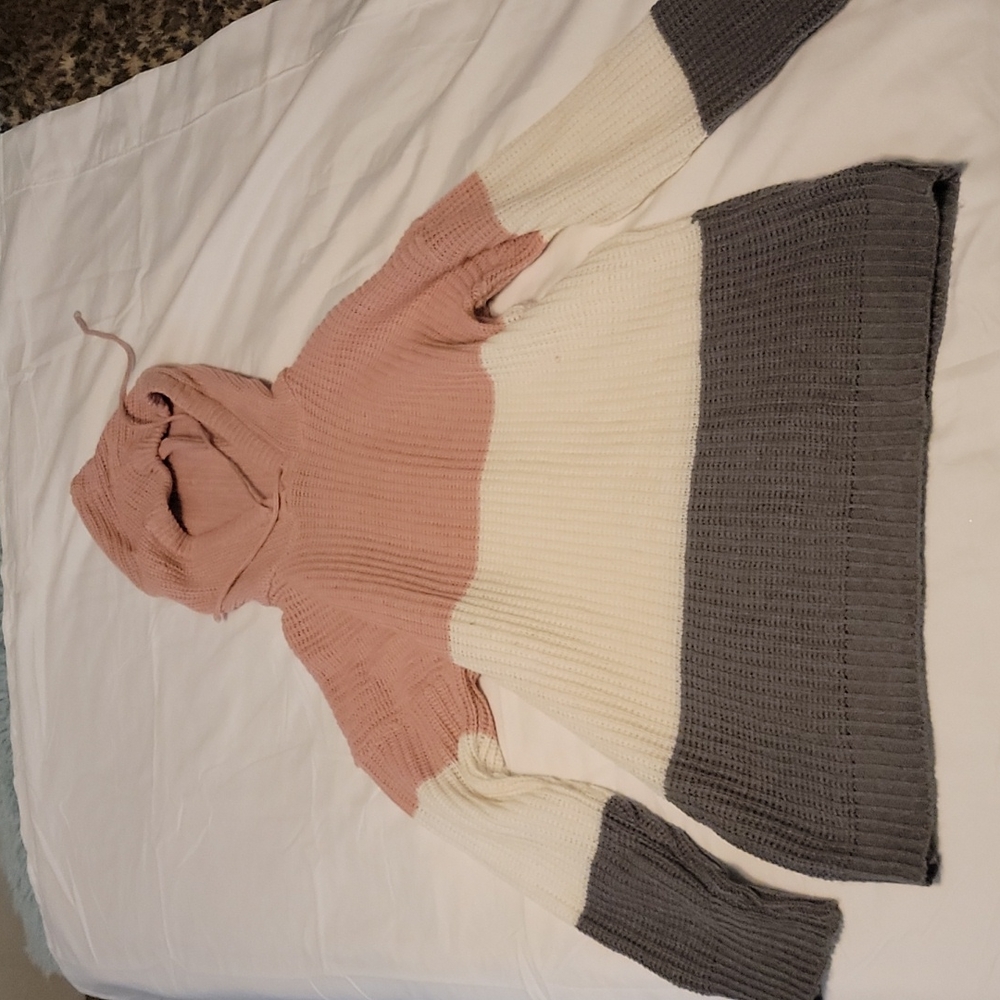 Tri color sweater